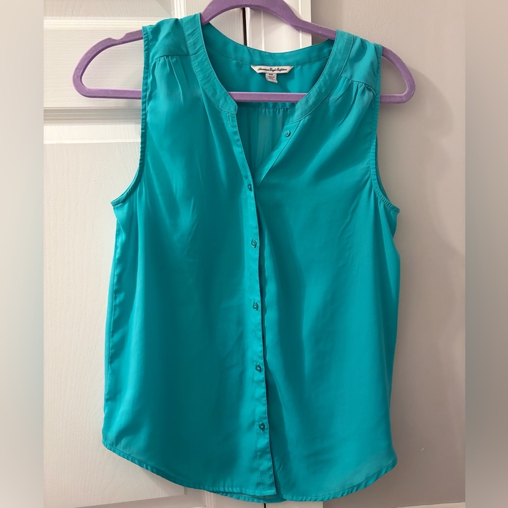 American Eagle Outfitters Sleeveless Button-Front Blouse